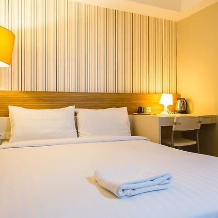 Snooze Hotel Thonglor Бангкок Экстерьер фото