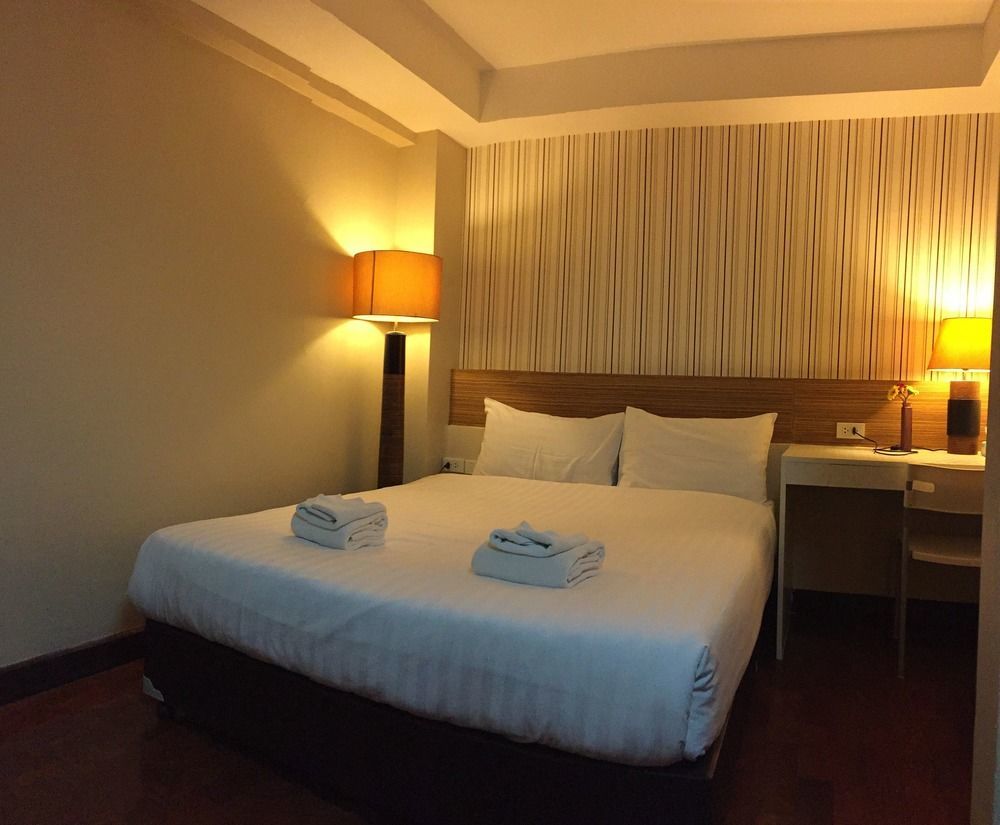 Snooze Hotel Thonglor Бангкок Экстерьер фото