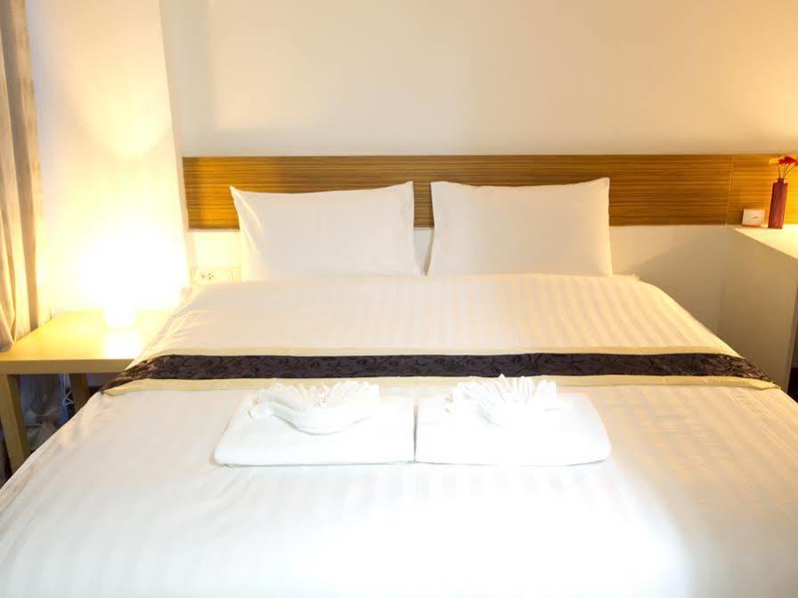 Snooze Hotel Thonglor Бангкок Экстерьер фото