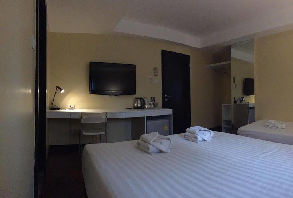 Snooze Hotel Thonglor Бангкок Экстерьер фото