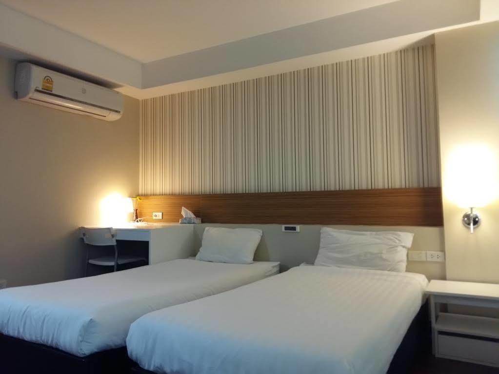 Snooze Hotel Thonglor Бангкок Экстерьер фото